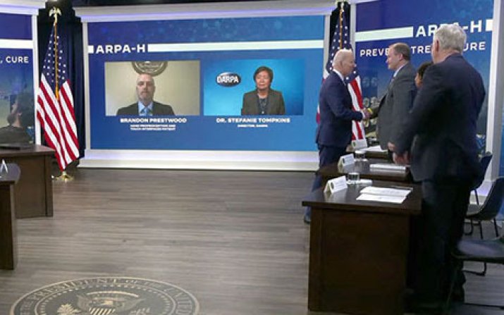 Dustin Tyler meets Pres. Joe Biden at a press conference