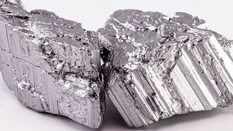 Photo of a silver colored mineral
